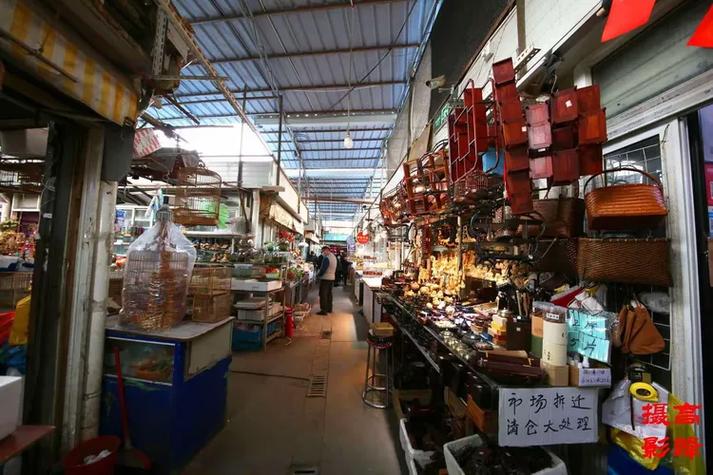 "沿街店铺▲"二手货市场"底楼日用百货店铺▲"二手货市场"二楼服饰,鞋